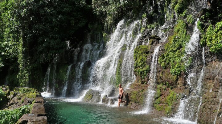 Bizarre watervallen in El Salvador