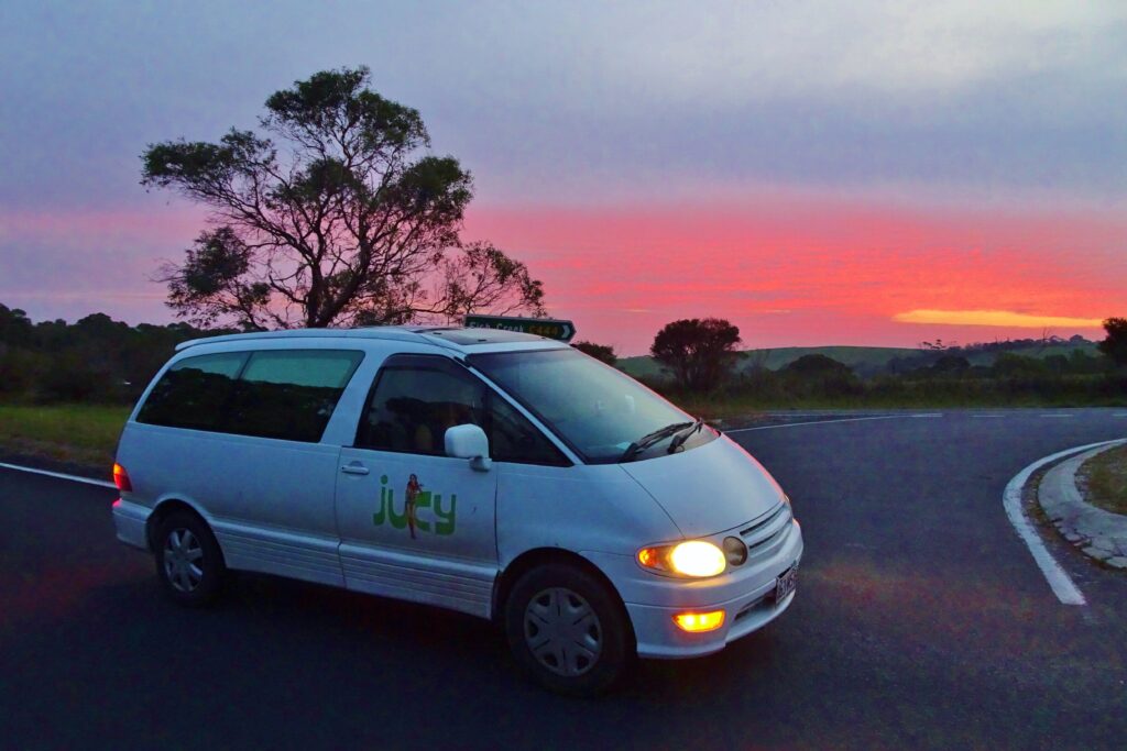 Backpacken in Melbourne per camper met een prachtige zonsondergang.