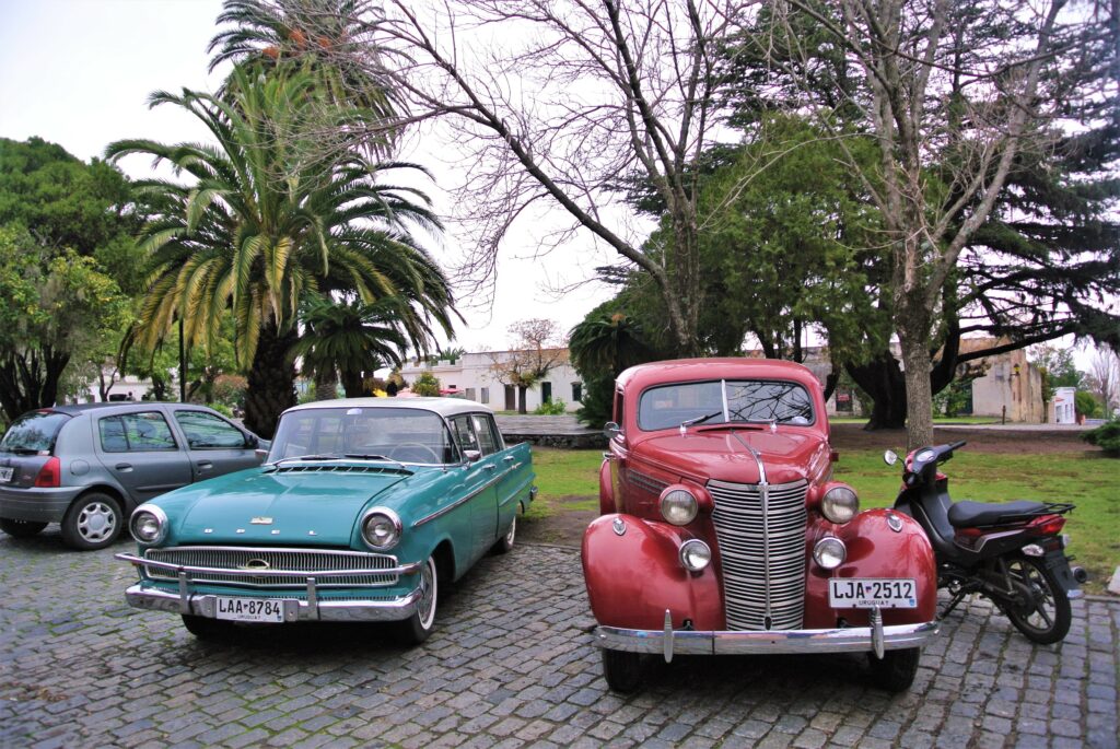 Oldtimers staan overal in Colonia del Sacramento