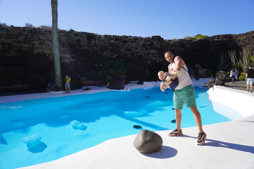 Wat te doen op Lanzarote, Jameos de Agua en het zwembad van de koning.